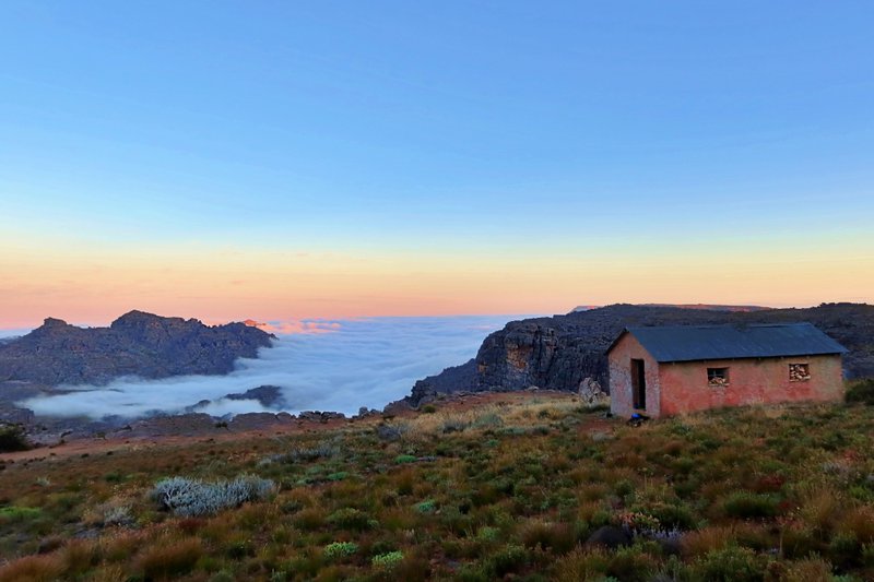 clouds clouds rise from boskloof, sleepad hut cederberg